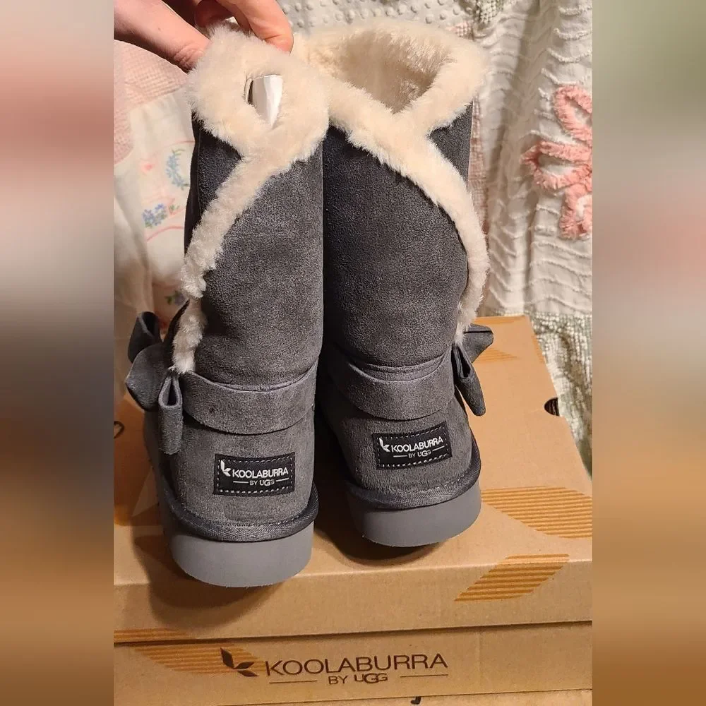 NEW UGG Kookaburra Gray Charcoal Shearling Winter Boots Bow Accent 10
